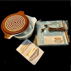 Vintage Pyrex 1973 Cosmopolitan Hot Casserole Set